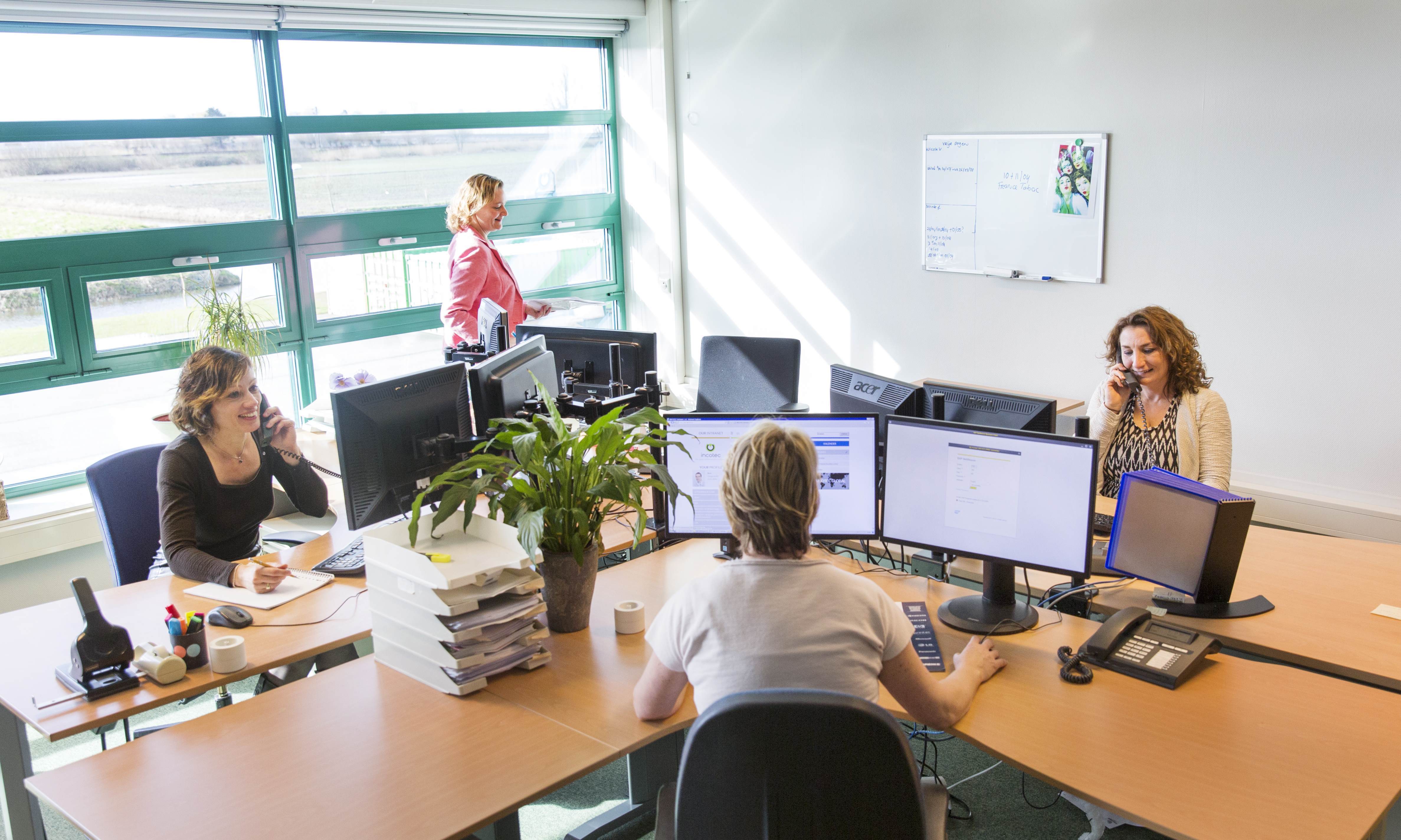 Local Incotec experts in touch with local customers 